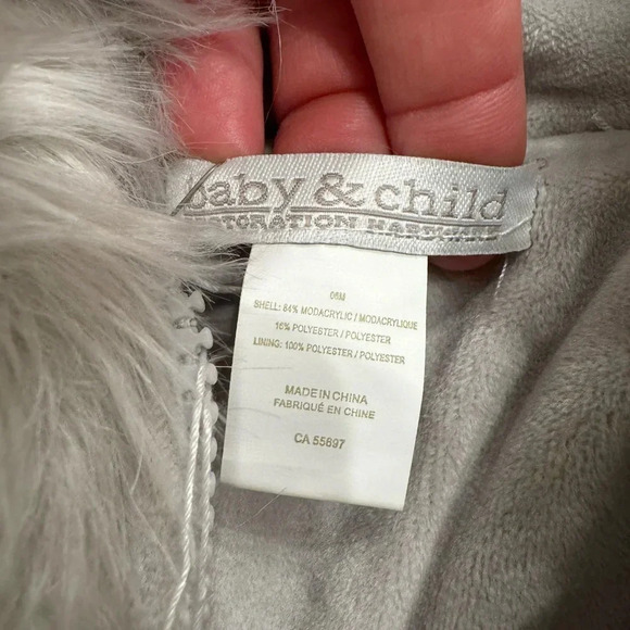 New Restoration Hardware Luxe Fur Grey Fox
Bunting, size 6 month - Picture 4 of 7